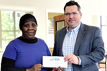 Linda Thomas Receives Gift Card from Steven Liles